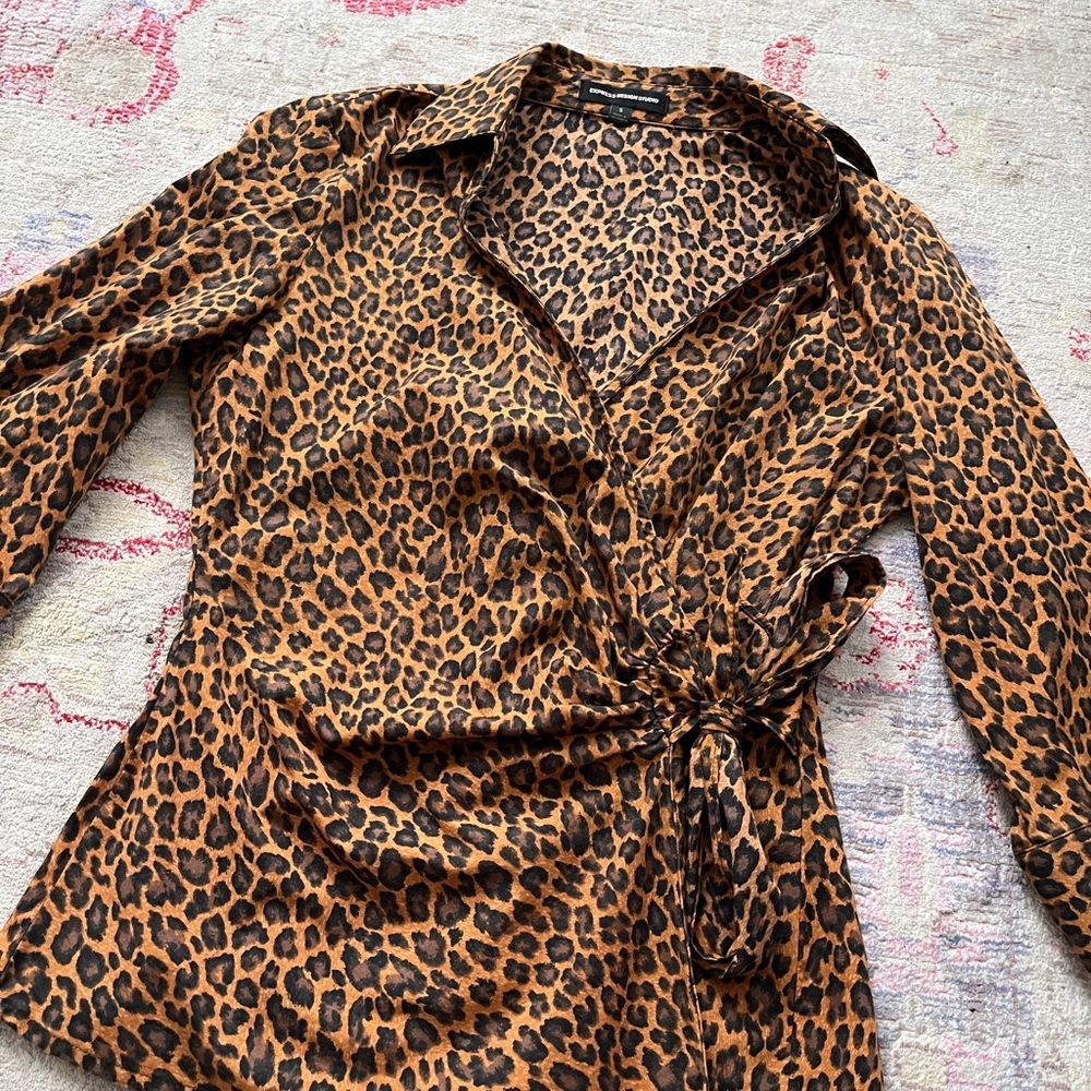Express cotton wrap top - Picture 2 of 6